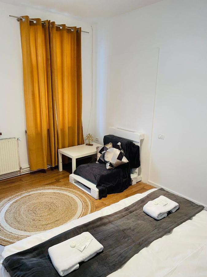 Apartamento Londof Housing City Center Braşov Exterior foto