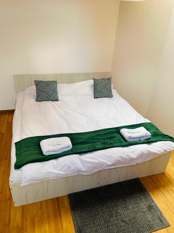 Apartamento Londof Housing City Center Braşov Exterior foto