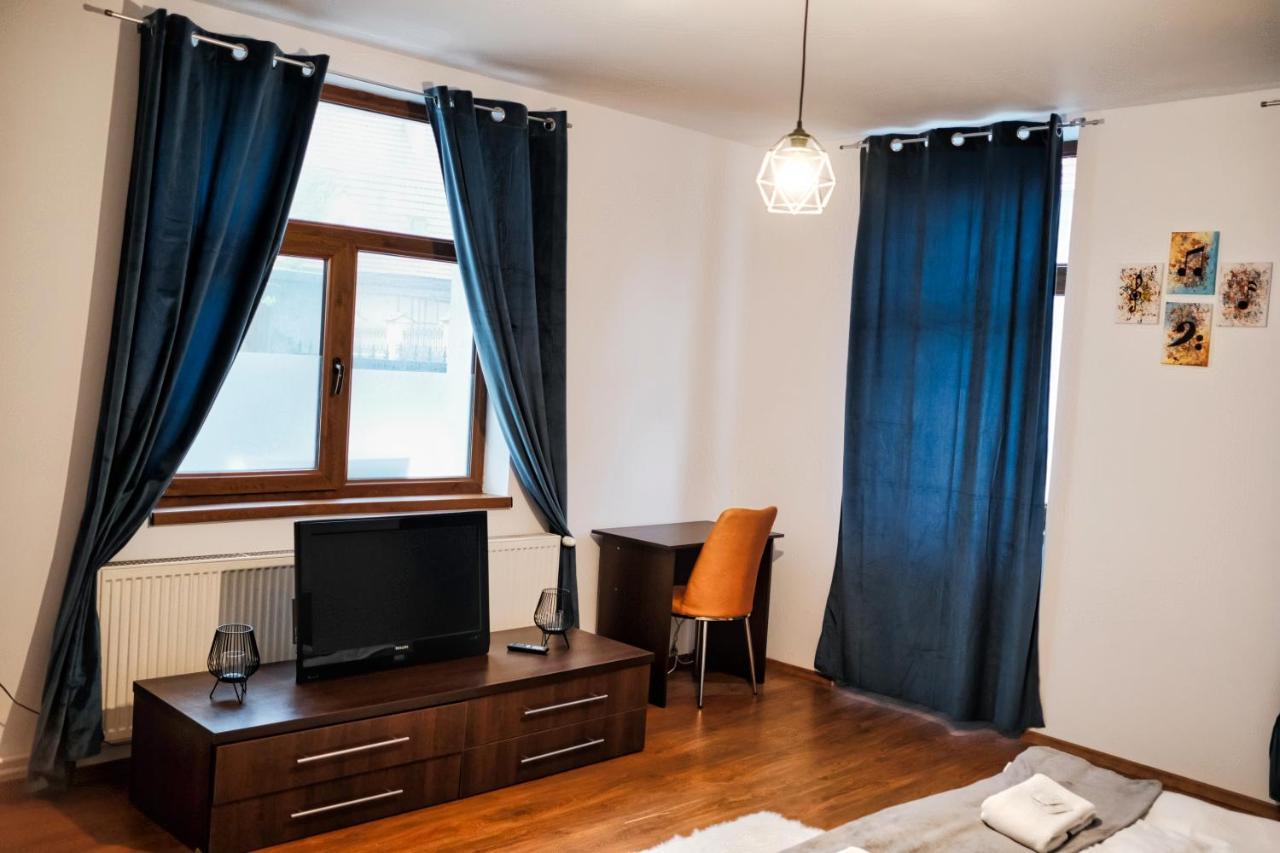 Apartamento Londof Housing City Center Braşov Exterior foto