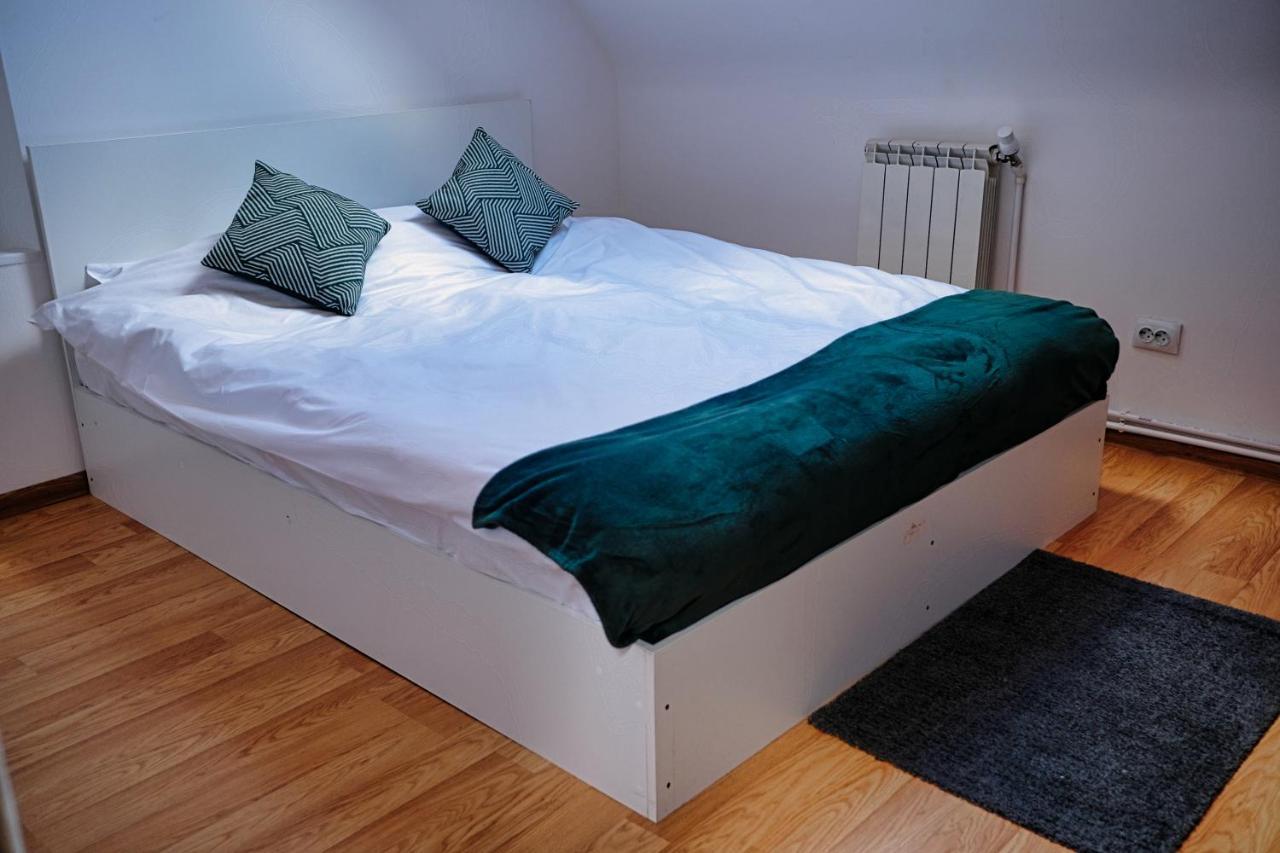 Apartamento Londof Housing City Center Braşov Exterior foto
