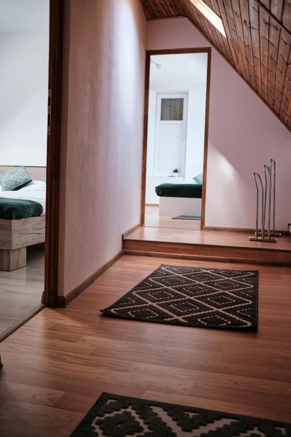 Apartamento Londof Housing City Center Braşov Exterior foto