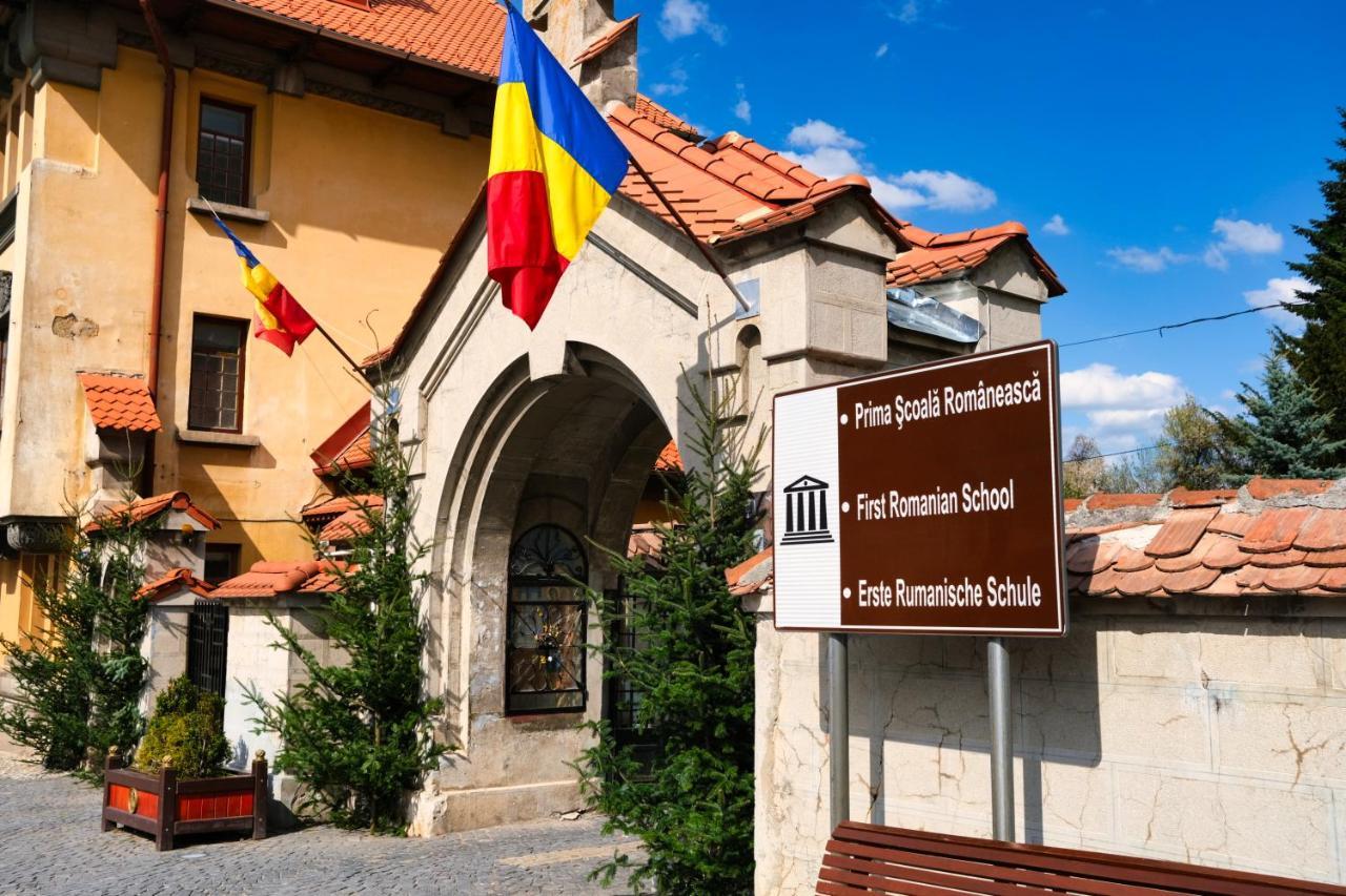 Apartamento Londof Housing City Center Braşov Exterior foto